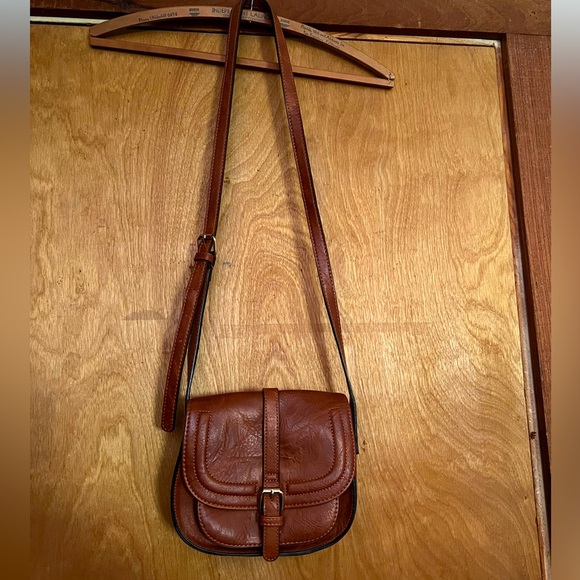 Crossbody - Picture 2 of 6